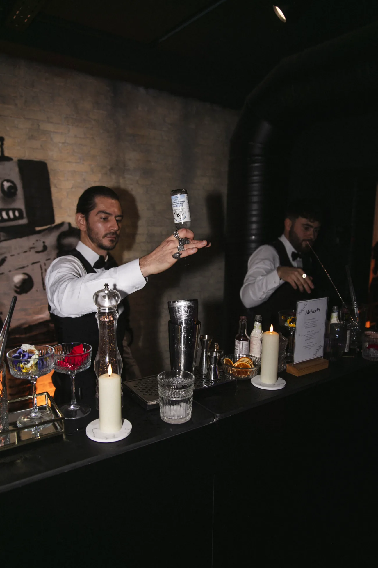 Mixologie en live : barmen au shaker