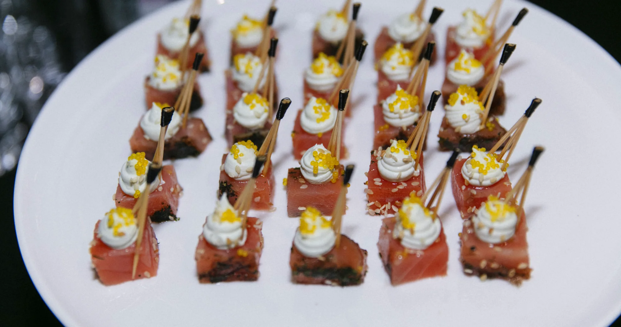Canapés et bar lors d’une soirée au Musée Banksy